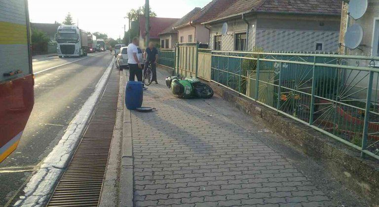 Motorkár nezvládol zákrutu, narazil do stĺpa