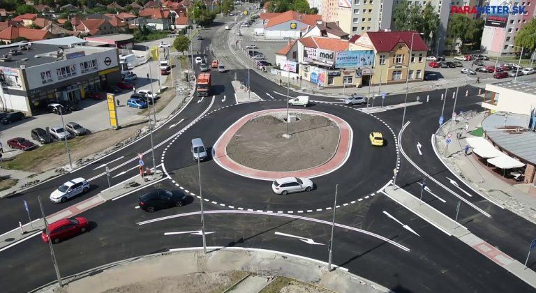 V Dunajskej Strede otvorili nový kruhový objazd