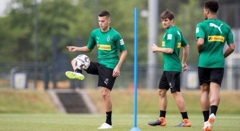 Ťažká situácia pre Lászlóa Bénesa. Slovenský talent v Mönchengladbachu na rázcestí