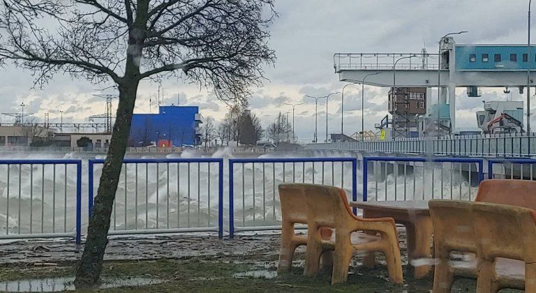 Foto: Rozbúrený Dunaj v Gabčíkove