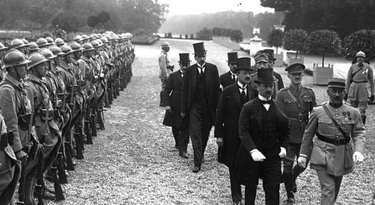 1. príchod maďarskej delegácie na zámok Veľký Trianon