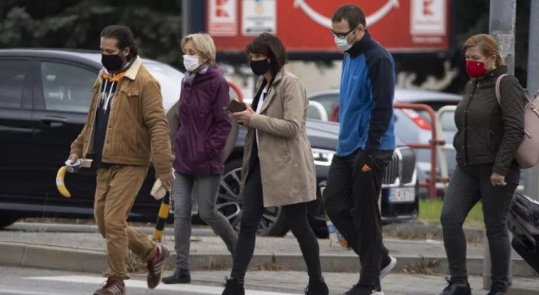 A maszkviselés kötelező, megszegéséért büntetés jár