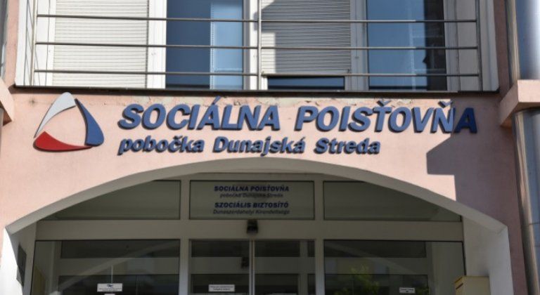 Sociálna poisťovňa funguje od dnes v "červenom režime"