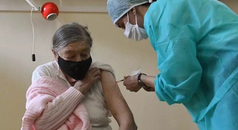 Seniori vo Hviezdoslavove sa do štvrtka môžu hlásiť na očkovanie