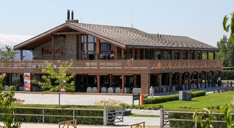 Vychutnajte si atmosféru reštaurácie Farrier’s Steak House