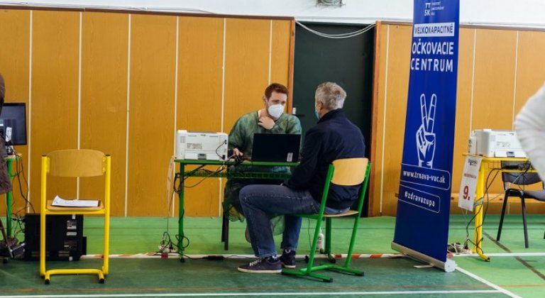 Trnavský samosprávny kraj bude počas soboty očkovať proti ochoreniu Covid-19 vo všetkých siedmich okresných mestách