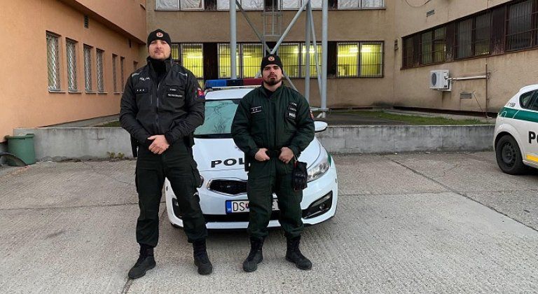 Dunajskostredskí policajti zachránili mužovi život