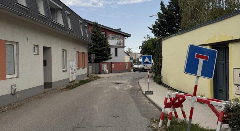 Časť Kováčskej ulice je uzatvorená. Opravujú tam vozovku Časť Kováčskej ulice je uzatvorená. Opravujú tam vozovku