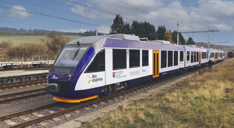 Cestujete vlakom do Bratislavy? Výlukové práce menia spoje S70 a R70 až do novembra