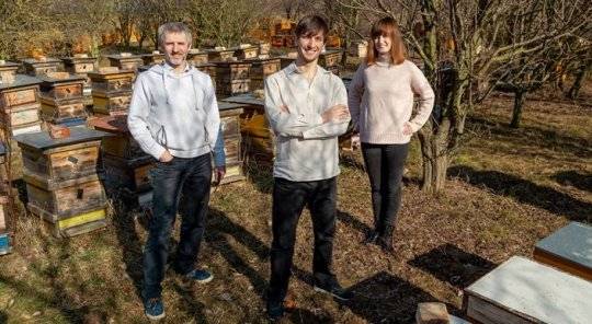 Šamorínčan Michal Matúš zachraňuje včely, vyvinul zariadenie na sledovanie úľa