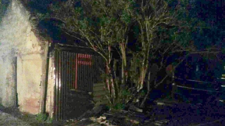 Požiar maštale Holice 04