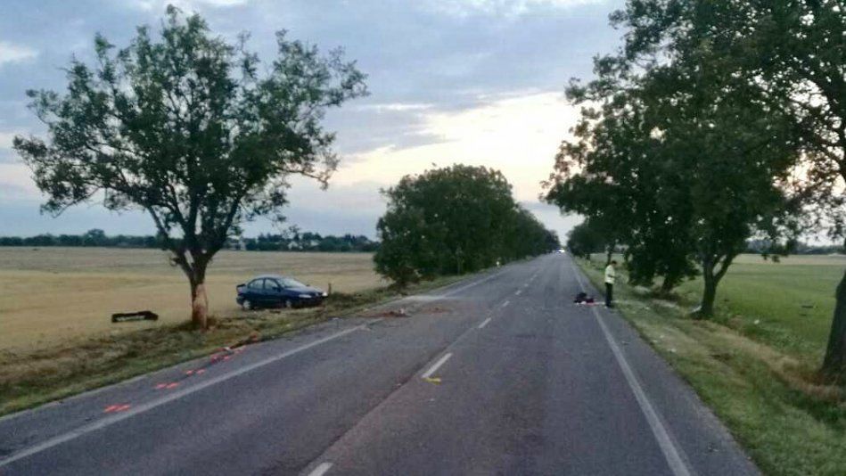 Nehoda pri Kvetoslavove, zomreli dvaja mladí ľudia