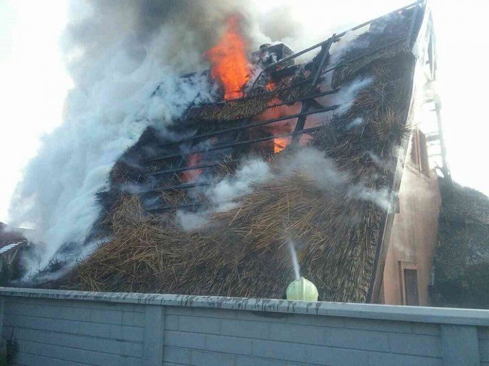 Požiar strechy Trstená na Ostrove 03 Požiar strechy Trstená na Ostrove 03