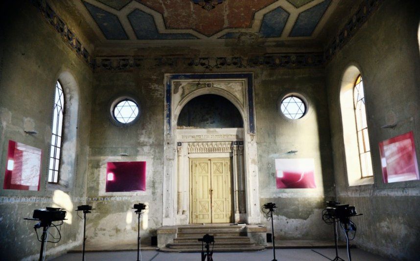 Új Művészet: Fényhangolás – Sheri Wills fényinstallációja