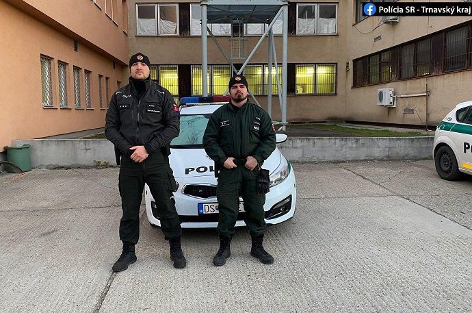 Dunajskostredskí policajti zachránili mužovi život