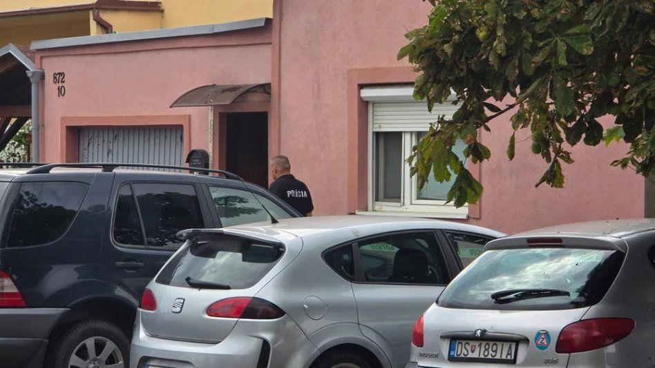 V rodinnom dome v Šamoríne našli mŕtveho muža. Polícia preveruje okolnosti jeho smrti V rodinnom dome v Šamoríne našli mŕtveho muža. Polícia preveruje okolnosti jeho smrti