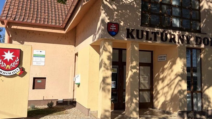 Hviezdoslavov získal viac ako 179-tisíc eur na kultúrny dom. Blíži sa aj termín žiadostí o obecné dotácie Hviezdoslavov získal viac ako 179-tisíc eur na kultúrny dom. Blíži sa aj termín žiadostí o obecné dotácie