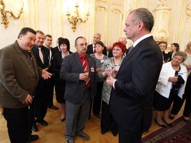 Prezident Andrej Kiska prijal šamorínskych dobrovoľníkov SČK