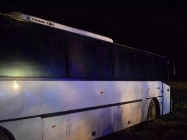 Vodiča autobusu trafila oceľová tyč, polícia hľadá šoféra nákladného auta
