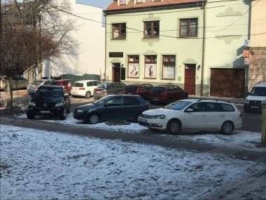 Tip čitateľa: Ľudia sa sťažujú na zľadovatené chodníky Tip čitateľa: Ľudia sa sťažujú na zľadovatené chodníky