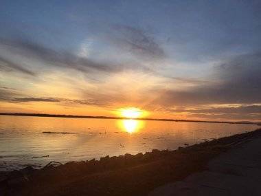 Olvasói képek: Napkelte és napnyugta a Duna felett Olvasói képek: Napkelte és napnyugta a Duna felett