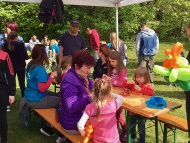 Na majáles prišli do Pomlé stovky ľudí Na majáles prišli do Pomlé stovky ľudí