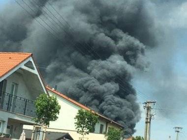 Práve teraz: Rozsiahly požiar v Dunajskej Lužnej