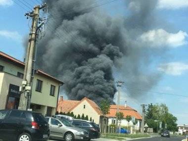 Práve teraz: Rozsiahly požiar v Dunajskej Lužnej