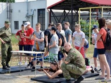 Vojaci pripravili deťom peknú oslavu MDD