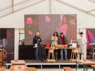 Foto: Úžasné jedlá, gurmánske špeciality a výborná atmosféra Foto: Úžasné jedlá, gurmánske špeciality a výborná atmosféra