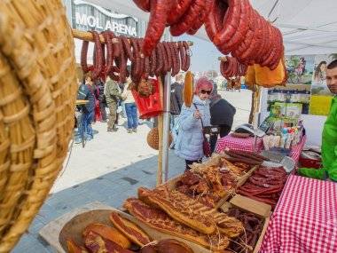 Foto: Úžasné jedlá, gurmánske špeciality a výborná atmosféra Foto: Úžasné jedlá, gurmánske špeciality a výborná atmosféra
