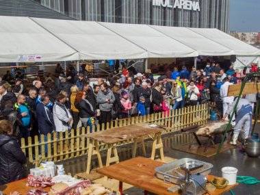 Foto: Úžasné jedlá, gurmánske špeciality a výborná atmosféra Foto: Úžasné jedlá, gurmánske špeciality a výborná atmosféra