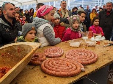 Foto: Úžasné jedlá, gurmánske špeciality a výborná atmosféra Foto: Úžasné jedlá, gurmánske špeciality a výborná atmosféra