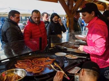 Foto: Úžasné jedlá, gurmánske špeciality a výborná atmosféra Foto: Úžasné jedlá, gurmánske špeciality a výborná atmosféra