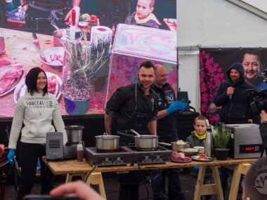 Foto: Úžasné jedlá, gurmánske špeciality a výborná atmosféra Foto: Úžasné jedlá, gurmánske špeciality a výborná atmosféra