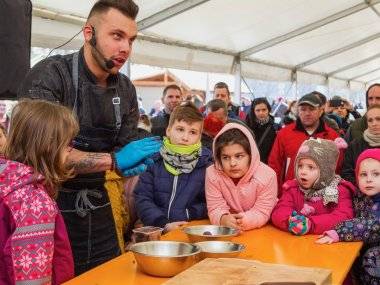 Foto: Úžasné jedlá, gurmánske špeciality a výborná atmosféra Foto: Úžasné jedlá, gurmánske špeciality a výborná atmosféra