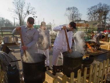 Foto: Úžasné jedlá, gurmánske špeciality a výborná atmosféra Foto: Úžasné jedlá, gurmánske špeciality a výborná atmosféra