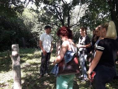 Navštívili sme vzácny historický cintorín v Mliečne