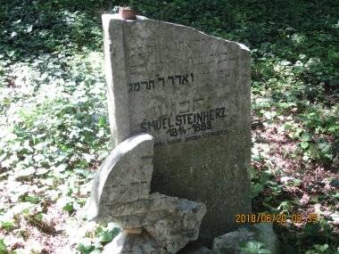 Navštívili sme vzácny historický cintorín v Mliečne