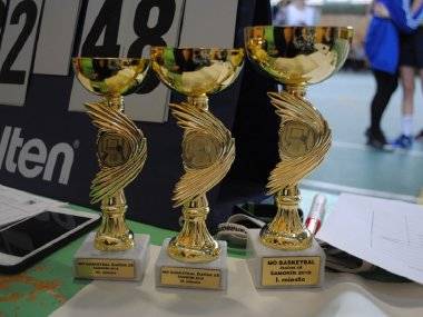 A Corvin Mátyás Alapiskola kosárlabda csapata továbbjutott a kerületi döntőbe