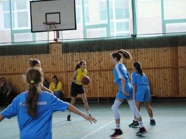 A Corvin Mátyás Alapiskola kosárlabda csapata továbbjutott a kerületi döntőbe