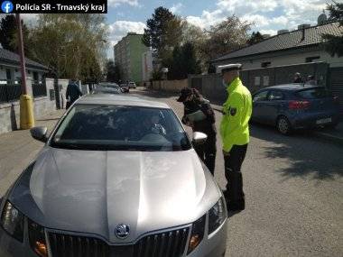Policajti v Trnavskom kraji kontrolovali používanie autosedačiek