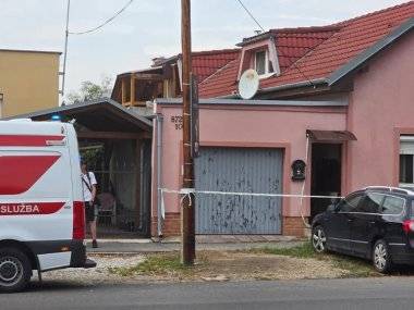 V rodinnom dome v Šamoríne našli mŕtveho muža. Polícia preveruje okolnosti jeho smrti V rodinnom dome v Šamoríne našli mŕtveho muža. Polícia preveruje okolnosti jeho smrti