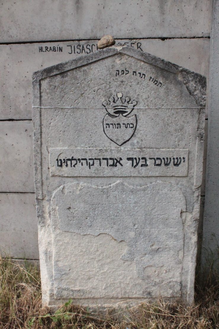 cintorín - 2. časť - maceva rabína Jisaschara Beera